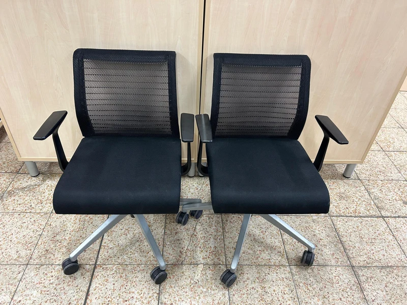 Steelcase Think Bürodrehstuhl mit Netzrücken Schwarz