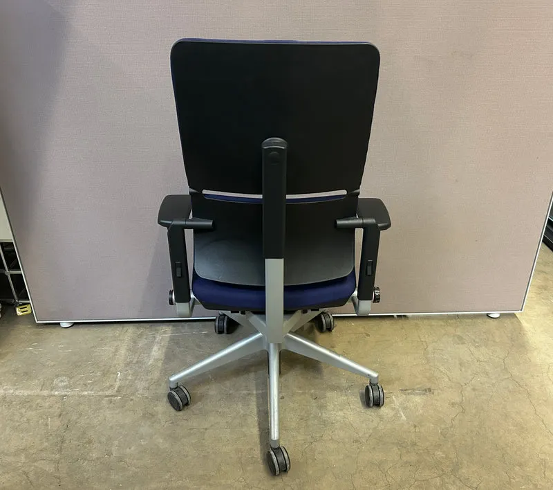 Steelcase Please V2 Bürodrehstuhl Dunkelblau