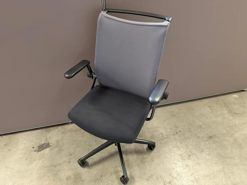 Bürodrehstuhl Schwarz / Grau mit Netzrücken