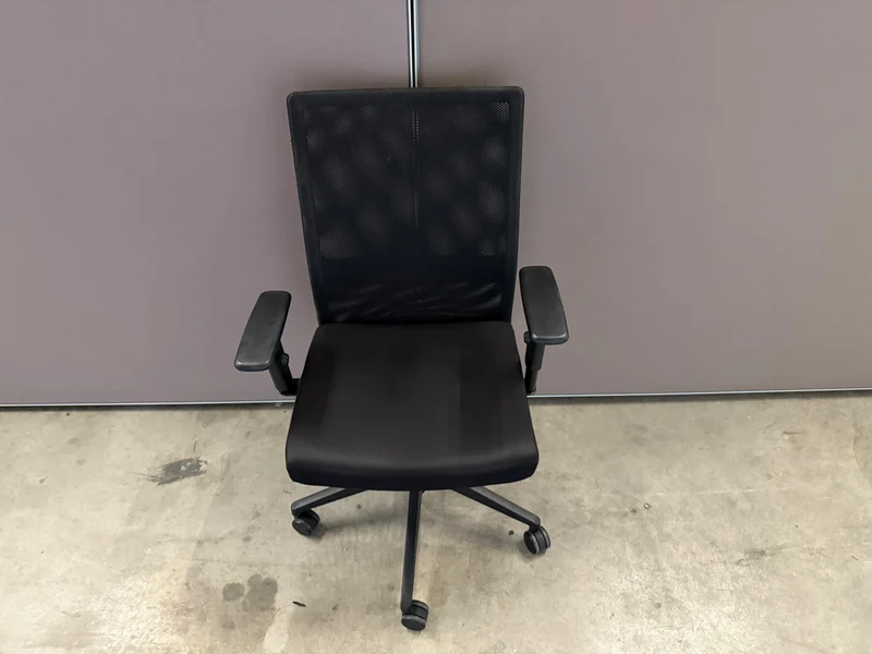 Bürodrehstuhl Schwarz mit Netzrücken