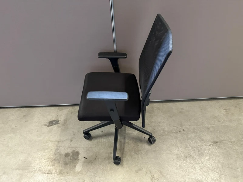 Bürodrehstuhl Schwarz mit Netzrücken