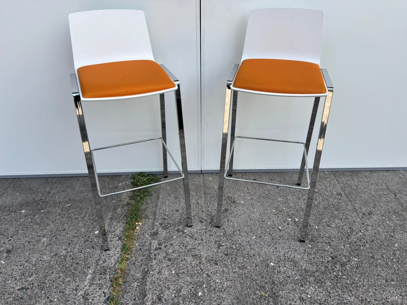 König & Neurath Hocker Weiß / Orange