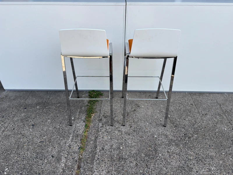König & Neurath Hocker Weiß / Orange