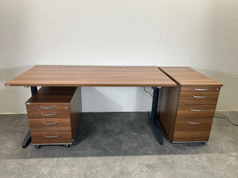 Assmann elektrisch höhenverstellbarer Schreibtisch Nussbaum