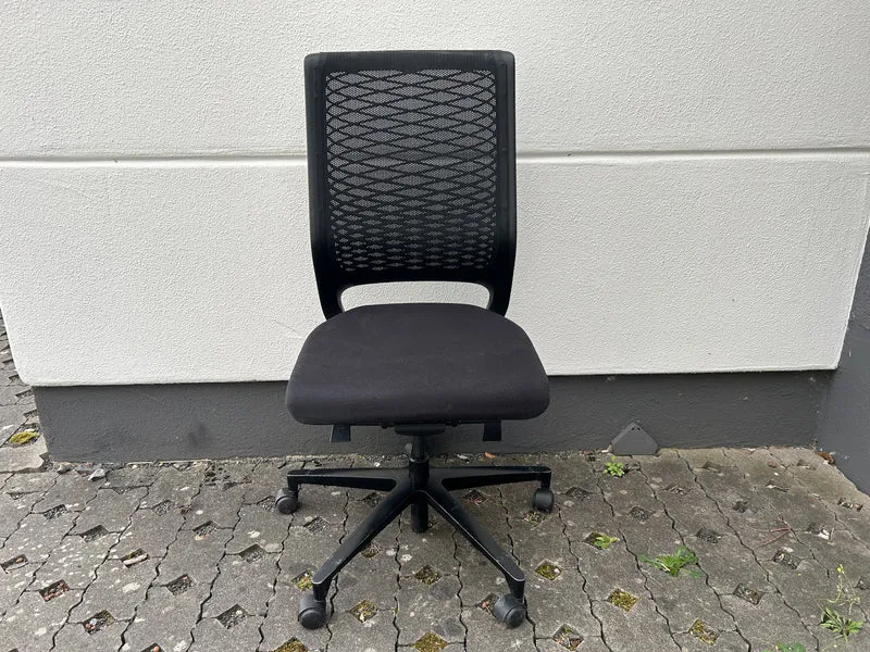 Klöber Mera 88 Bürodrehstuhl Schwarz mit Netzrücken ohne Armlehnen