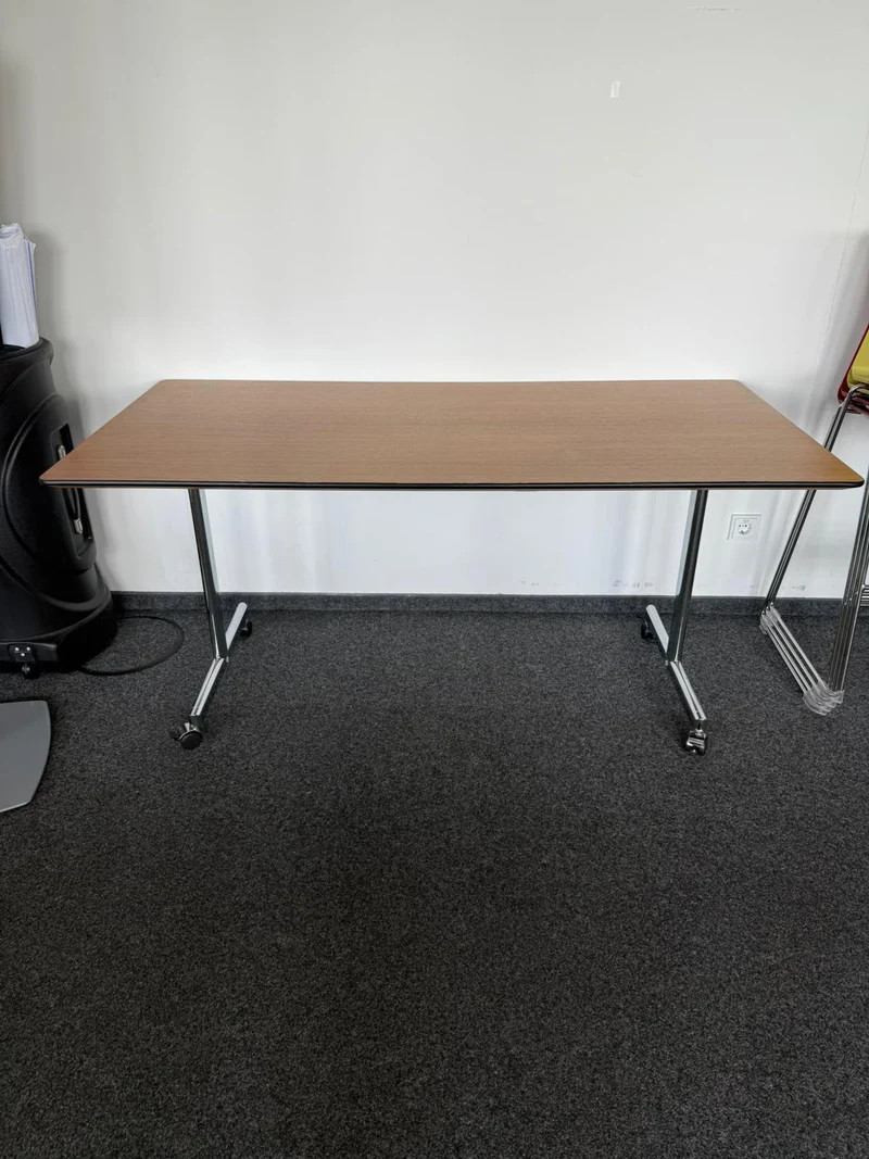 Brunner Konferenztisch Nussbaum