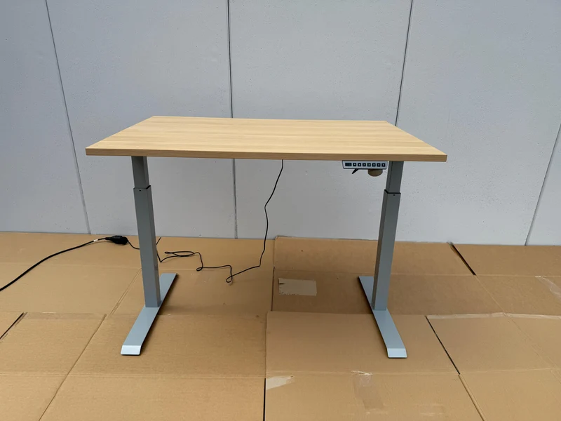 Elektrisch höhenverstellbarer Schreibtisch Eiche