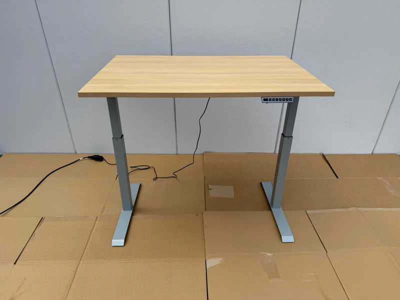 Elektrisch höhenverstellbarer Schreibtisch Eiche