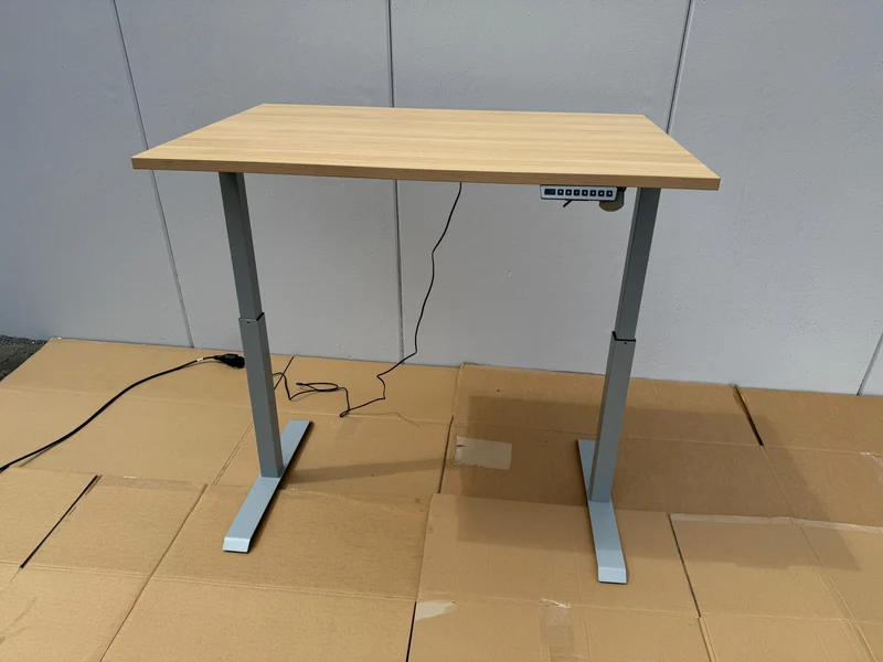Elektrisch höhenverstellbarer Schreibtisch Eiche