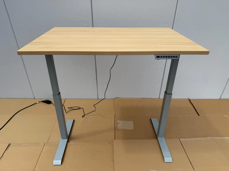Elektrisch höhenverstellbarer Schreibtisch Eiche