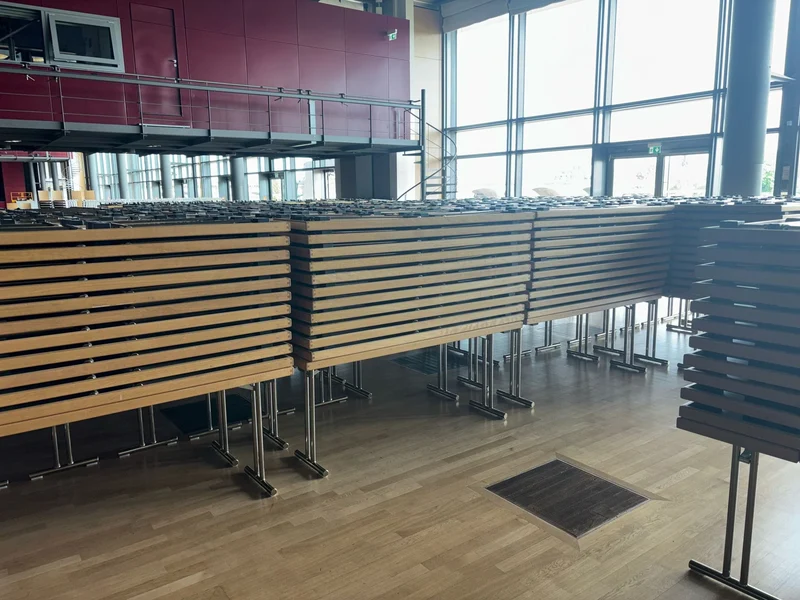 Hiller Konferenztische Besprechungstische