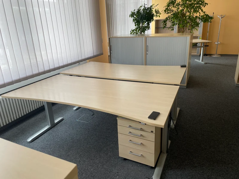 Ceka Elektrisch höhenverstellbarer Schreibtisch Ahorn