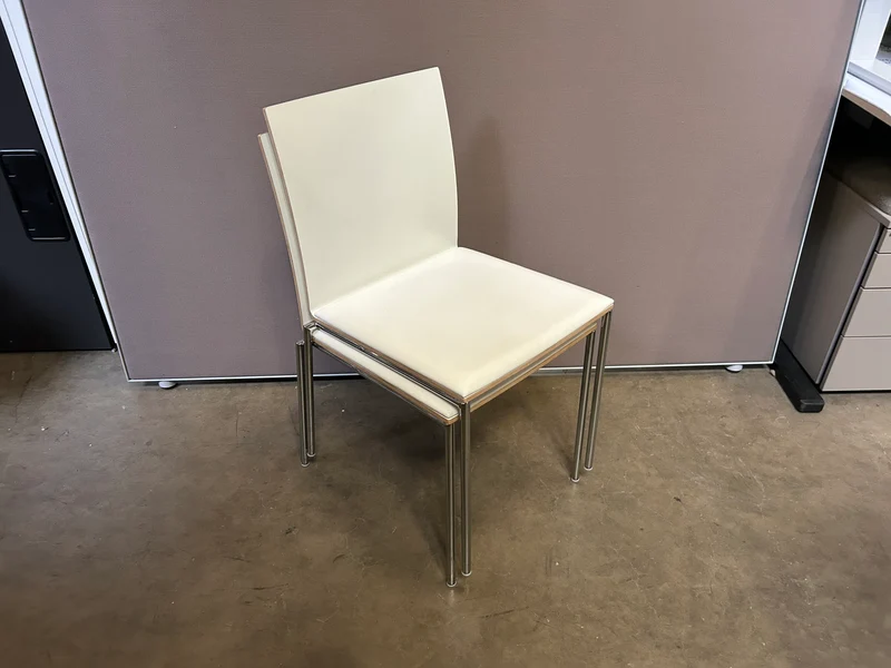 Brunner Milanonight Stapelstuhl Weiß