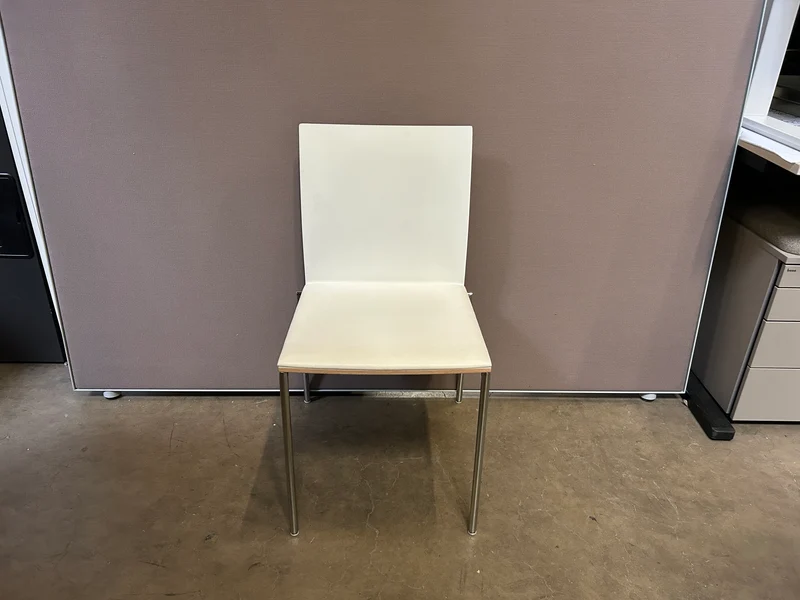 Brunner Milanonight Stapelstuhl Weiß