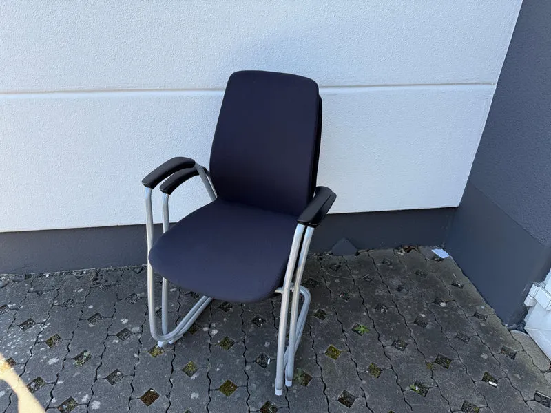 Kinnarps Konferenzstuhl Schwarz