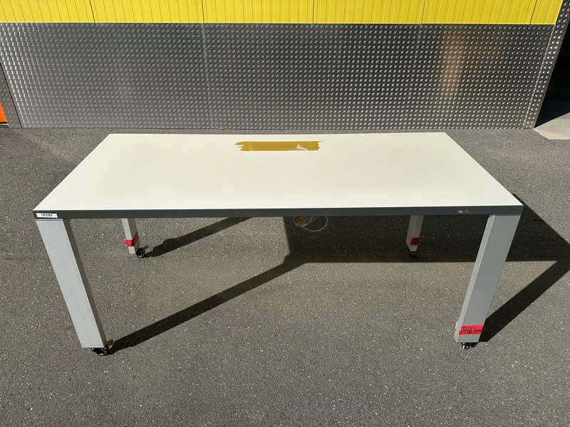 Haworth Konferenztisch auf Rollen