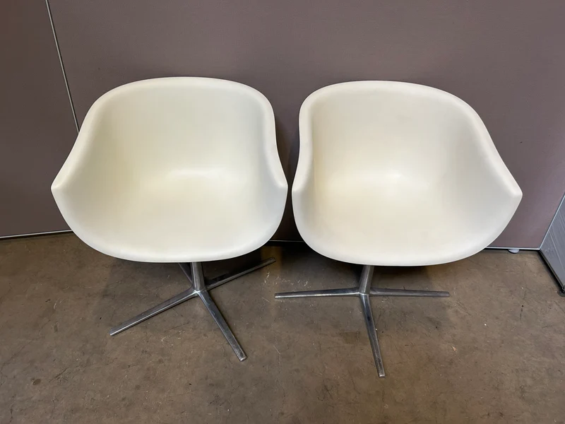 Segis Derby Schalenstuhl