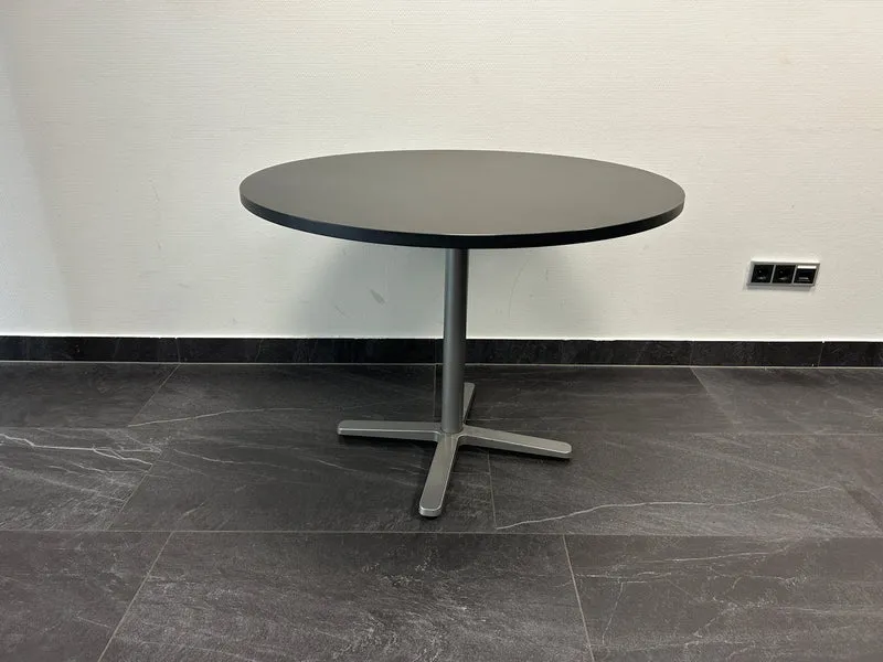 Brunner runder Besprechungstisch