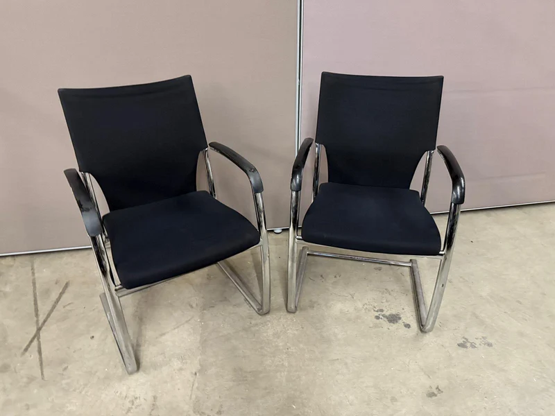 Brunner Konferenzstuhl