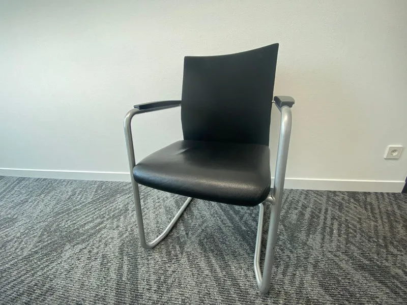Haworth Comforto Konferenzstuhl Leder/Netz