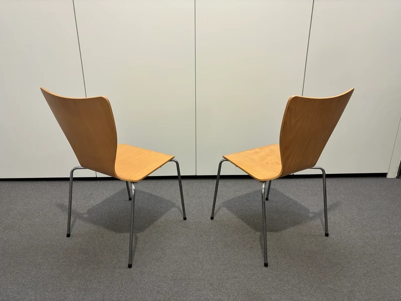 ProfiM Holzstapel Stühle