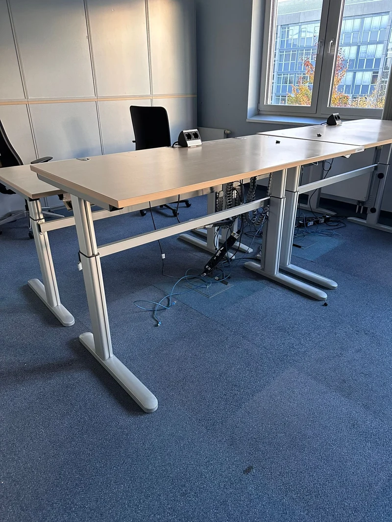 Ceka Elektrisch höhenverstellbarer Schreibtisch Ahorn