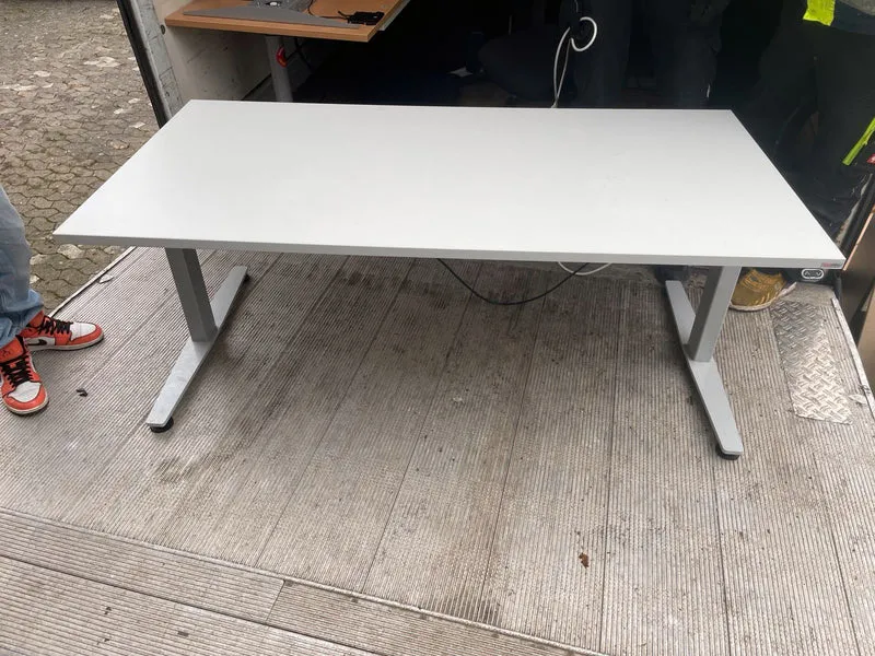 Rösch elektrisch höhenverstellbarer Schreibtisch Lichtgrau 160 x 80 cm