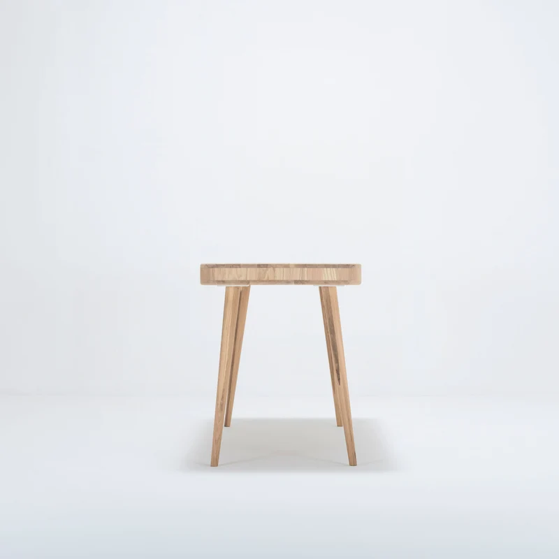 Ena Desk