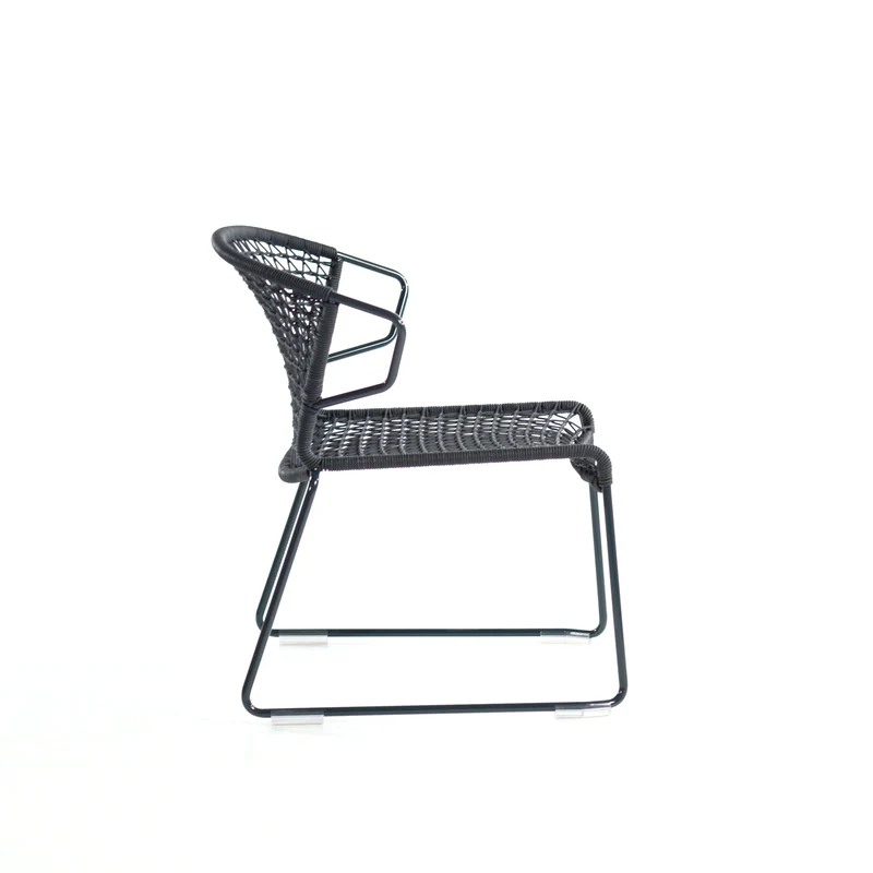 Vela In & Outdoor Armchair 698/LP