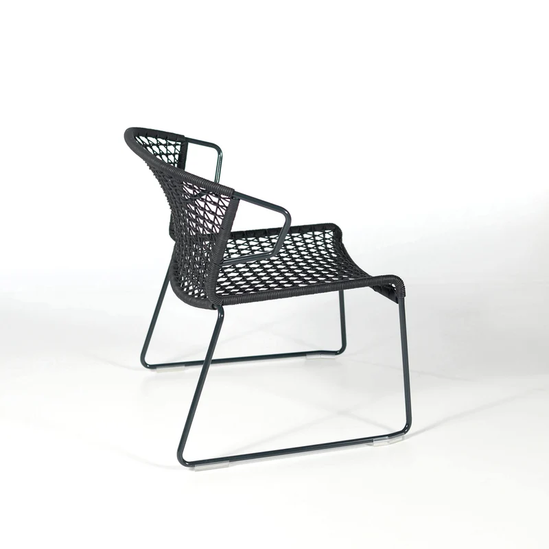 Vela In & Outdoor Armchair 698/LP