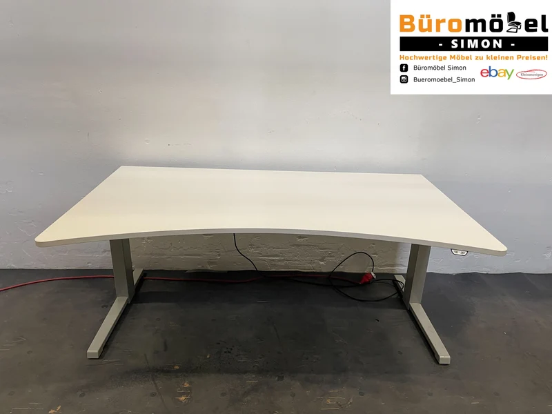 Steelcase elektrisch Höhenverstellbarer Cockpitschreibtisch Weiß / Lichtgrau