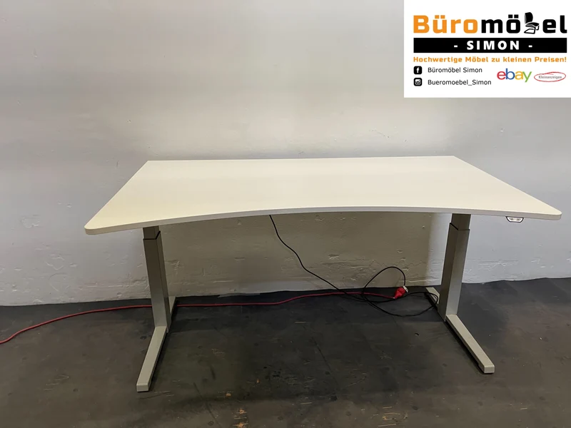 Steelcase elektrisch Höhenverstellbarer Cockpitschreibtisch Weiß / Lichtgrau