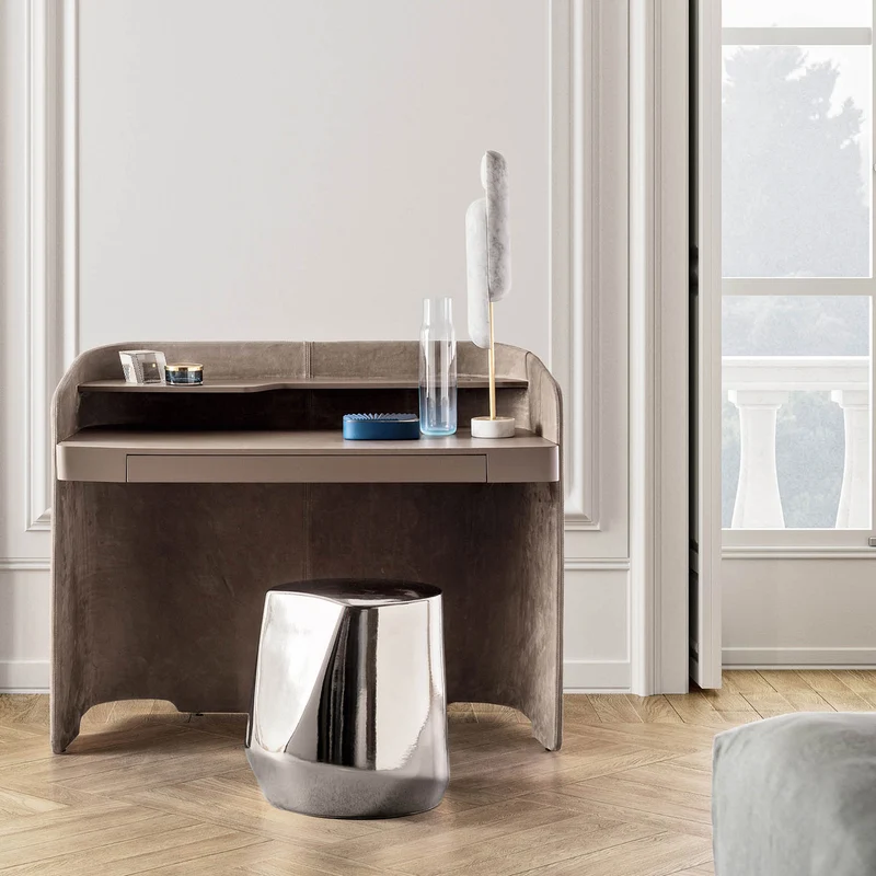 Chloe Desk
