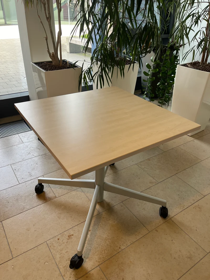 Steelcase Lift-up-Tisch