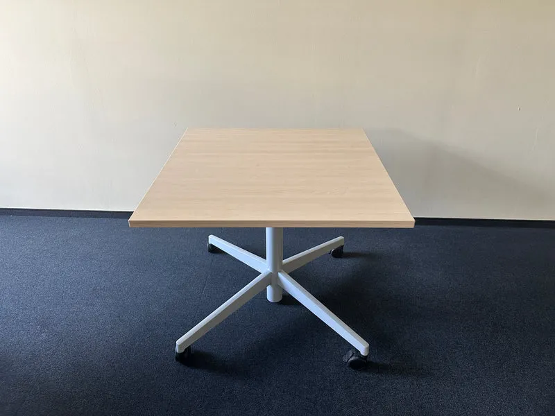 Steelcase Lift-up-Tisch